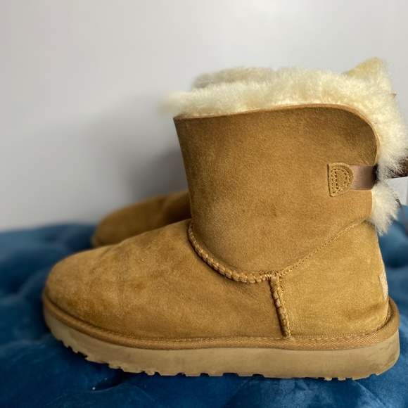 Boots - Picture 3 of 3